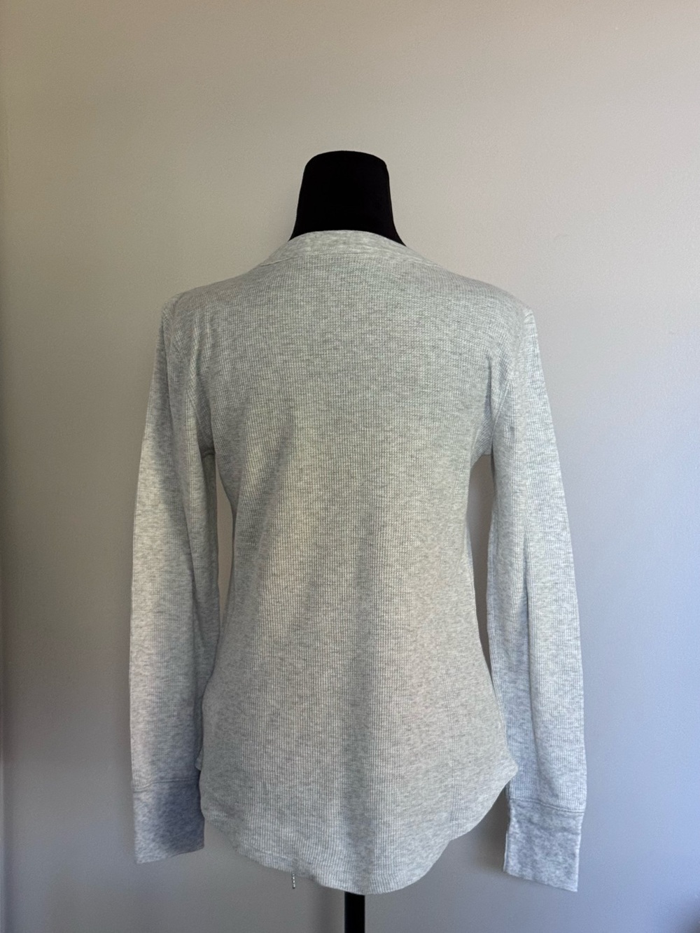 GAP Textured Waffle-Knit Top in Light Gray - Picture 2 of 3
